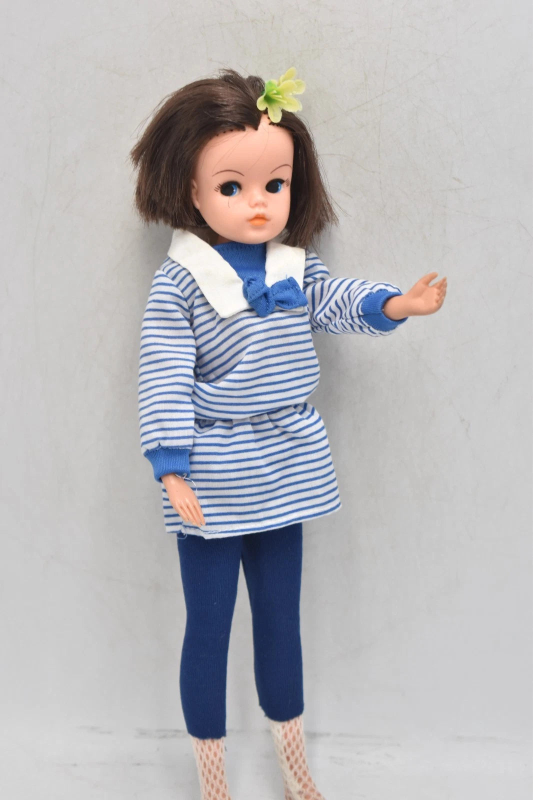 Vintage 1984 Sindy Doll 033055X Twist Waist Brown Hair Sailor Outfit 26cm