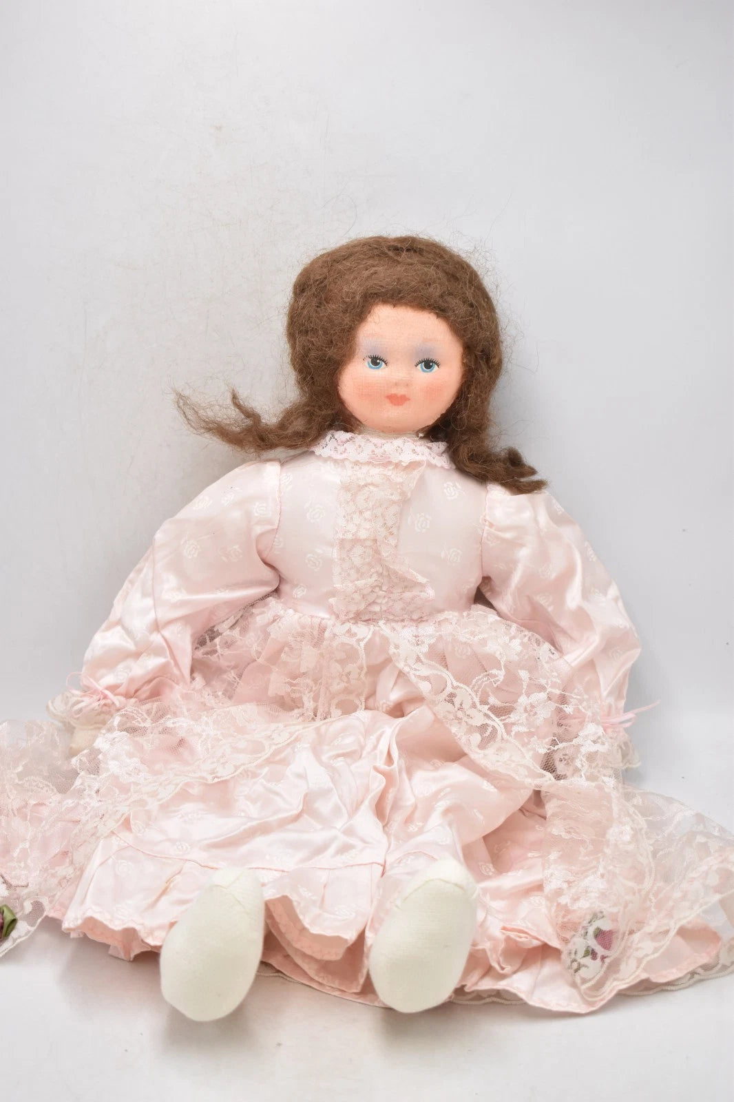 Vintage Felt-Faced Doll – Dark Brown Hair – 52cm
