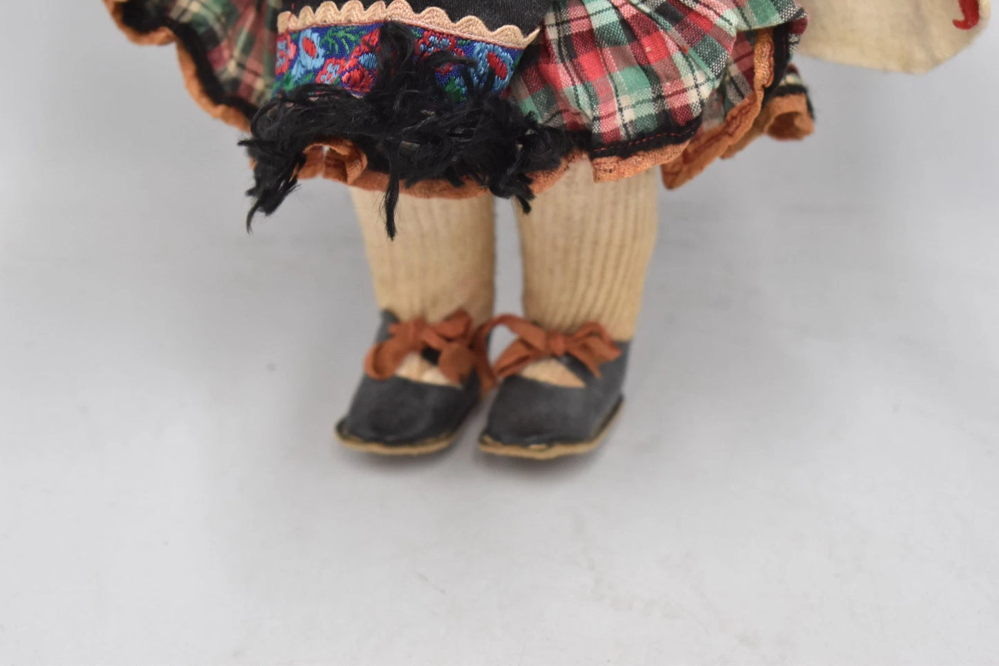 Vintage 1930s Felt Doll in Native Outfit – 36cm