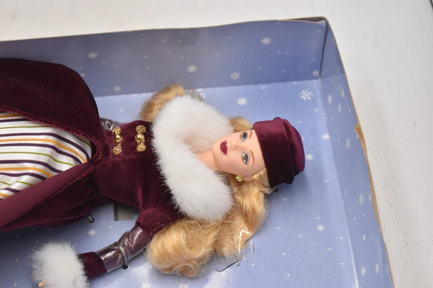 Victorian Ice Skater Barbie – 2000 Special Edition Boxed NRFB