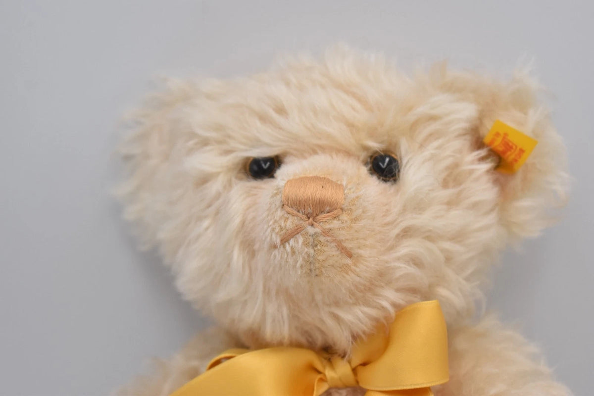 Steiff Oliver Musical Spring Bear 663239 Mohair Vivaldi Fully Jointed 30cm