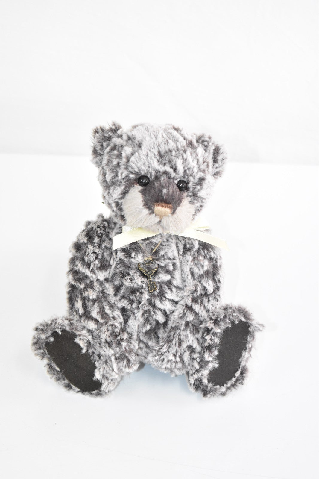 Charlie Bears Briz – Retired & Tagged – Isabelle Lee Designed