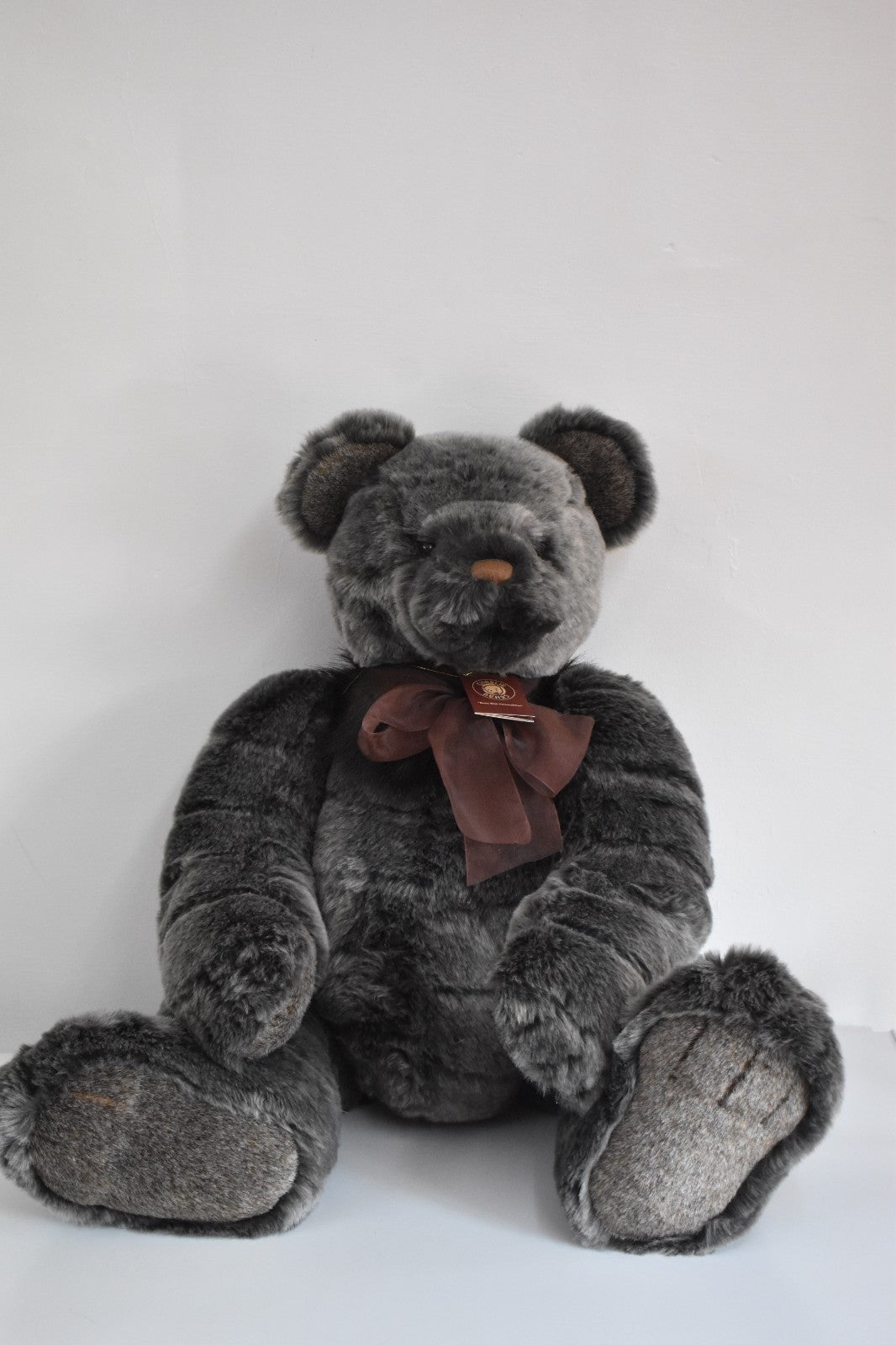 Charlie Bears Hugsley – Retired & Tagged – Designed by Isabelle Lee