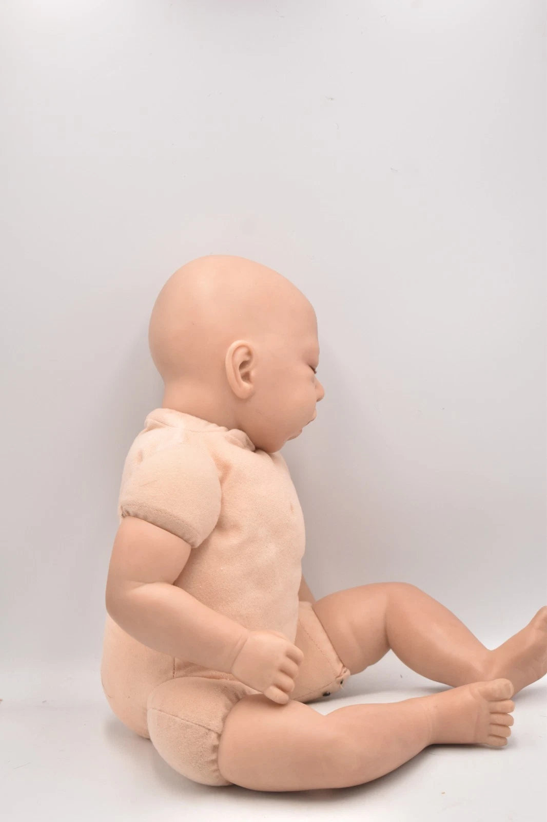 Vintage Reborn Baby Doll Lifelike Vinyl Baby Doll Soft Cloth Body Weighted 44cm