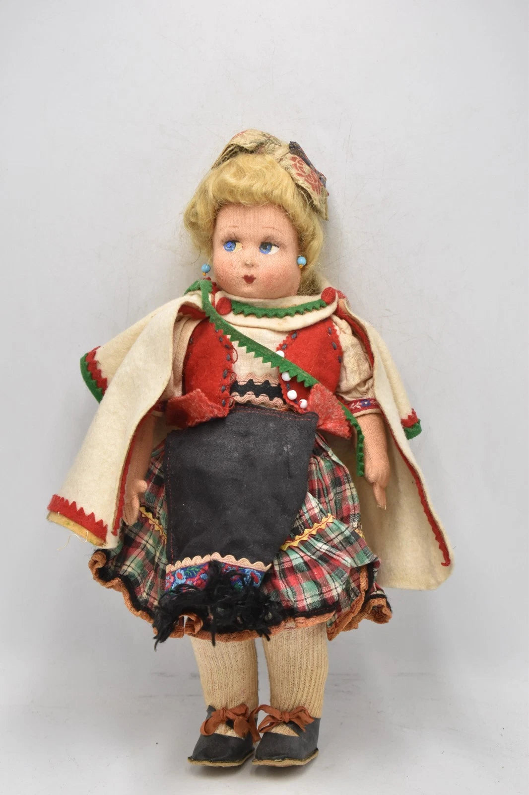 Vintage 1930s Felt Doll in Native Outfit – 36cm