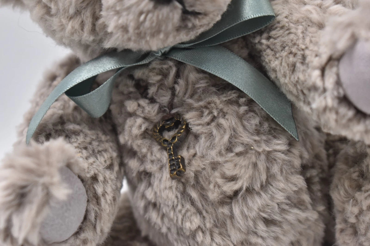 Charlie Bears Wayne Teddy Bear Retired Tagged Isabelle Lee Designed