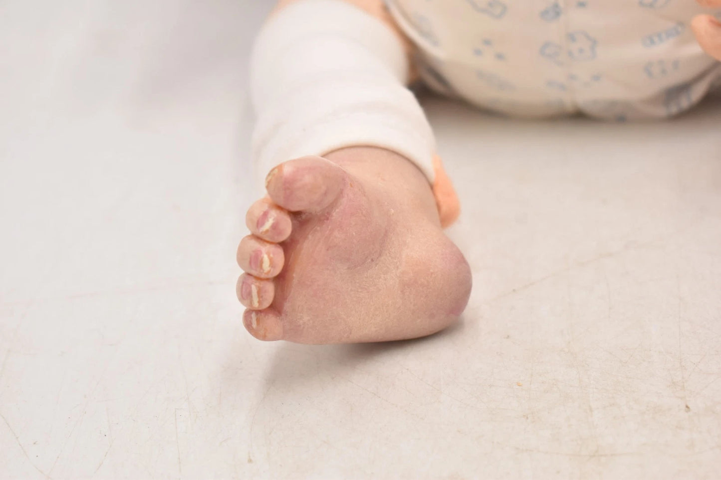Reborn Baby Girl Doll 60cm Lifelike Realistic Vinyl Limbs Cloth Body Artist Made