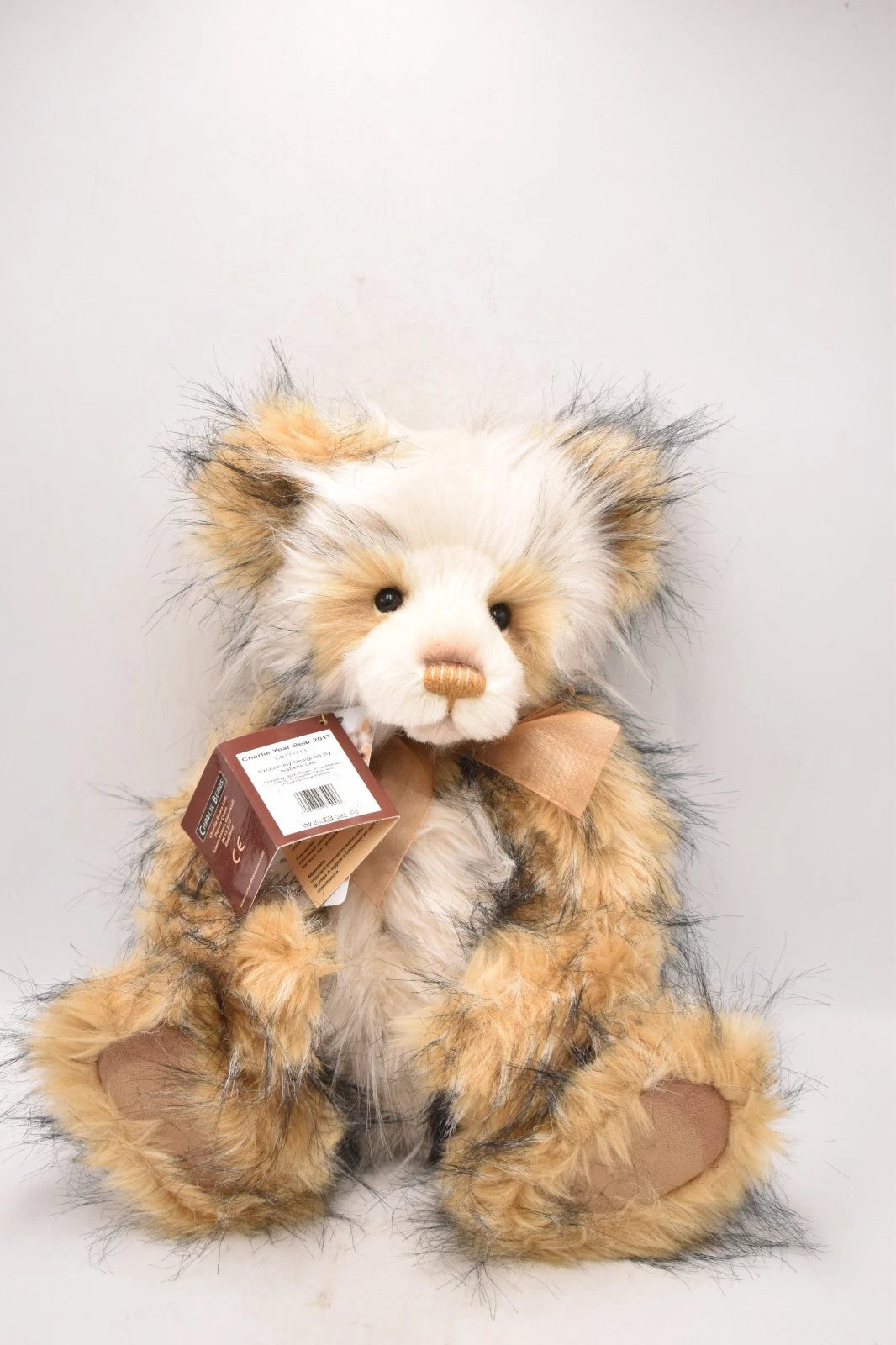 Charlie Bears Year Bear 2017 Hug 9 – Retired – Isabelle Lee Design – Tagged