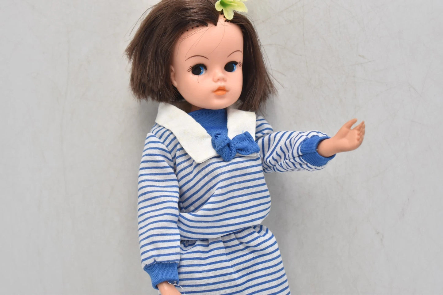 Vintage 1984 Sindy Doll 033055X Twist Waist Brown Hair Sailor Outfit 26cm