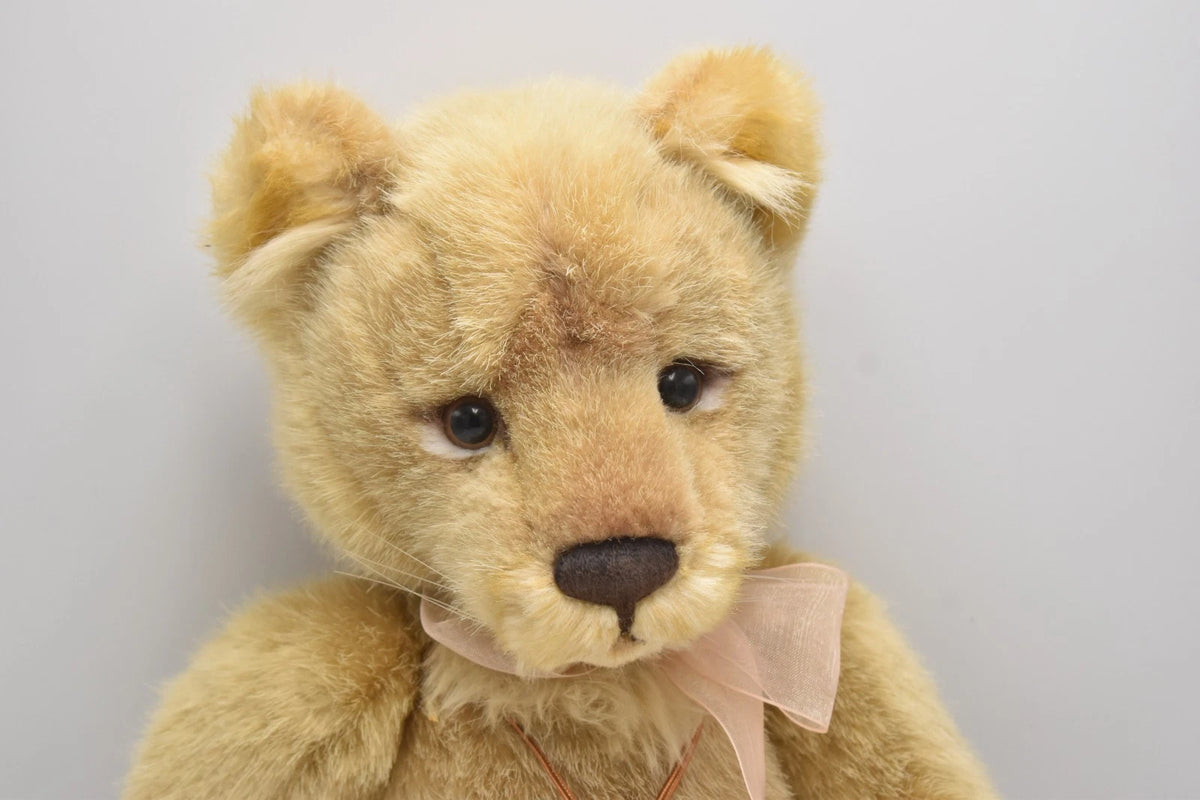 Charlie Bears Lyra Lion Isabelle Lee Retired Tagged Jointed Collectable
