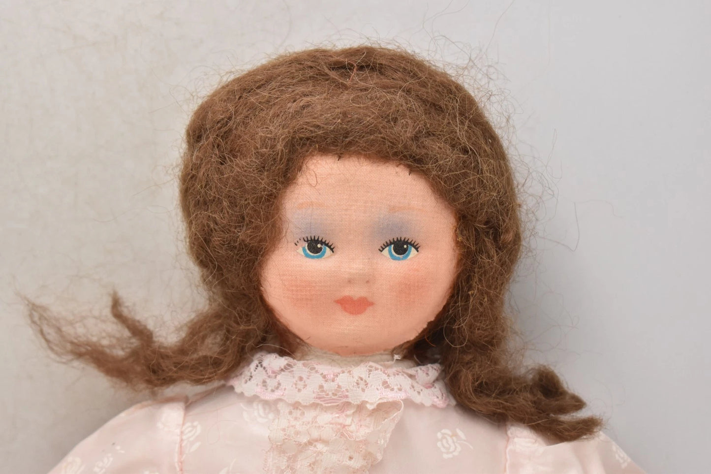 Vintage Felt-Faced Doll – Dark Brown Hair – 52cm