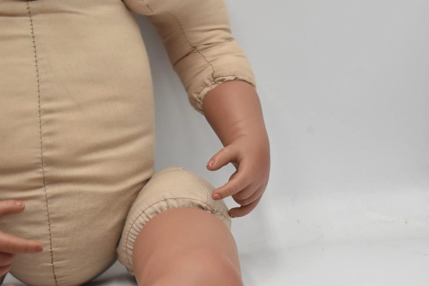 Ashton-Drake Waltraud Hanl Baby Girl Doll Reborn Style Vinyl Collectible 48cm