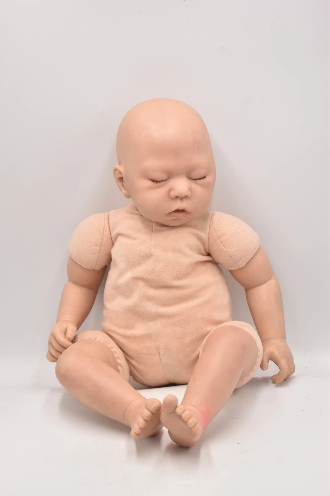 Vintage Reborn Baby Doll Lifelike Vinyl Baby Doll Soft Cloth Body Weighted 44cm