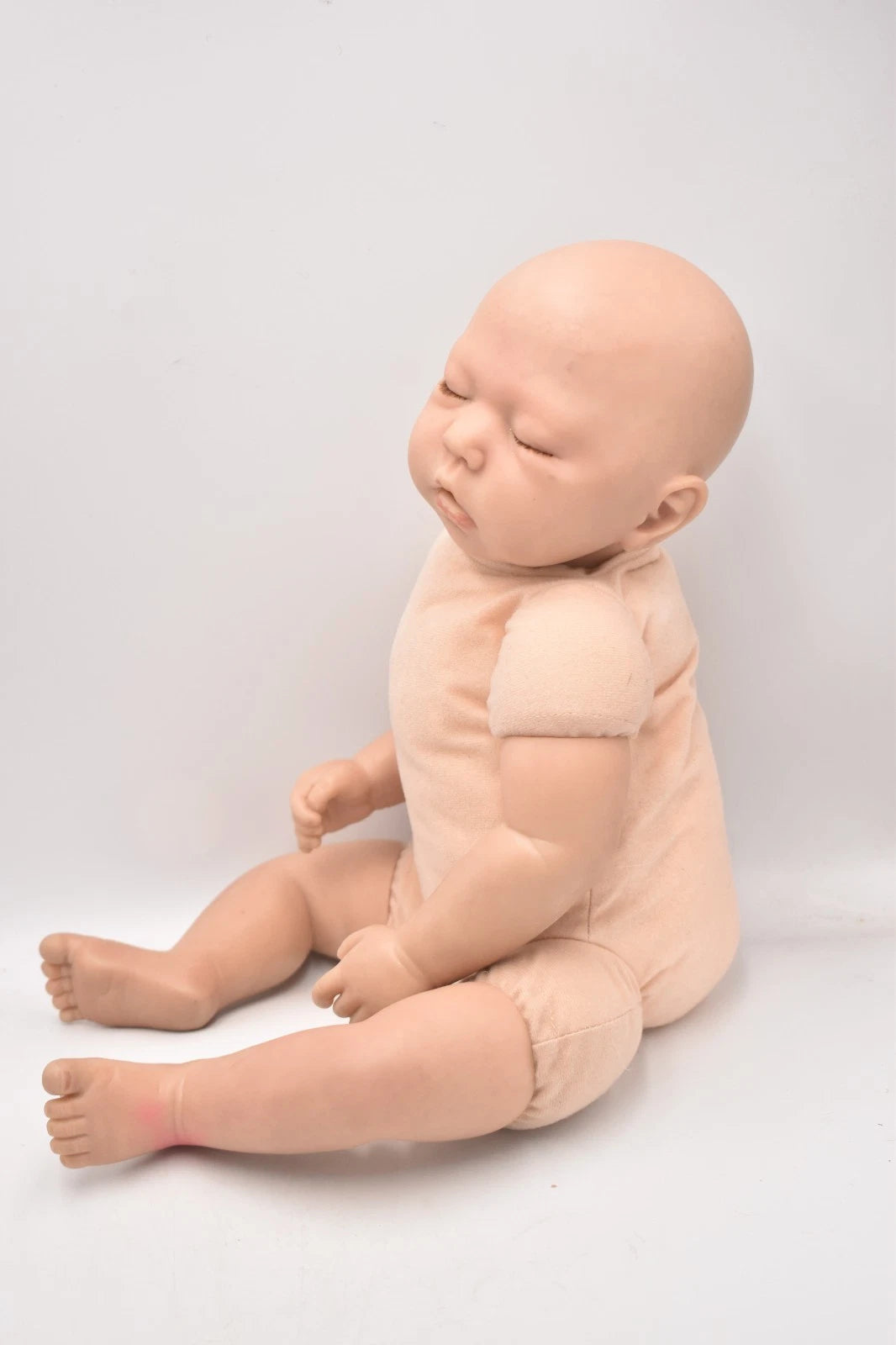 Vintage Reborn Baby Doll Lifelike Vinyl Baby Doll Soft Cloth Body Weighted 44cm